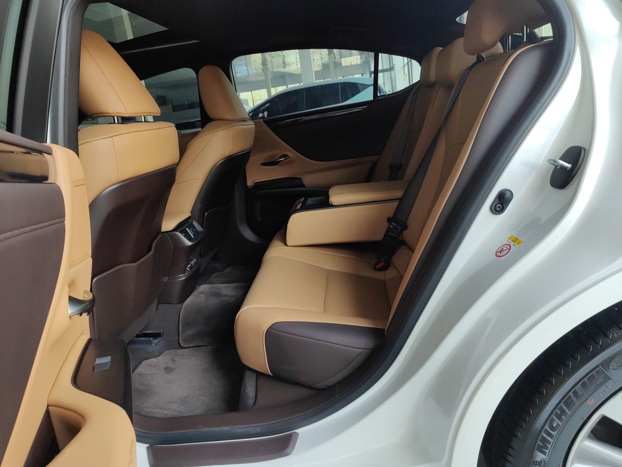 雷克萨斯ES 2018款 200 卓越版 国V