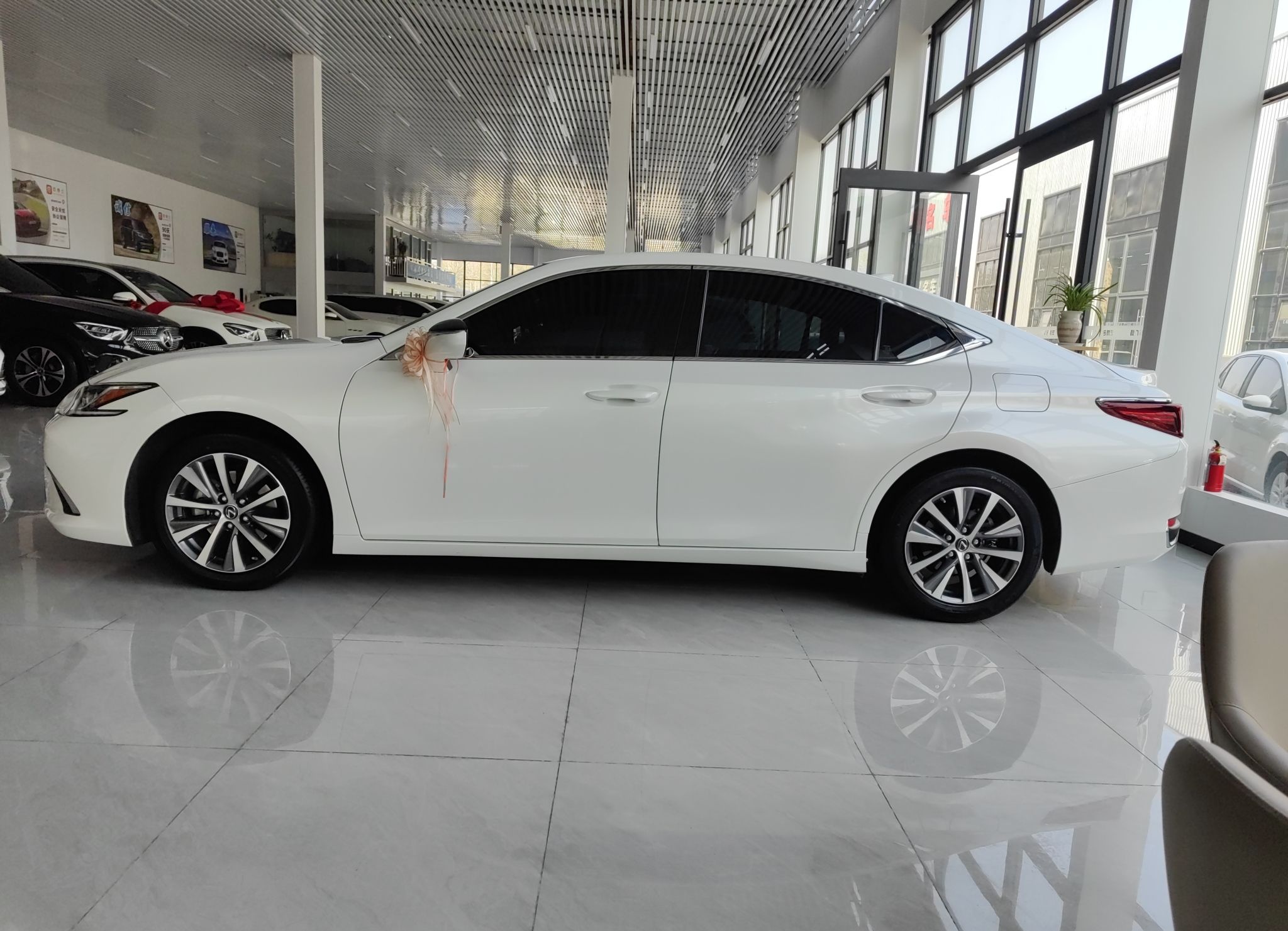 雷克萨斯ES 2018款 200 卓越版 国V