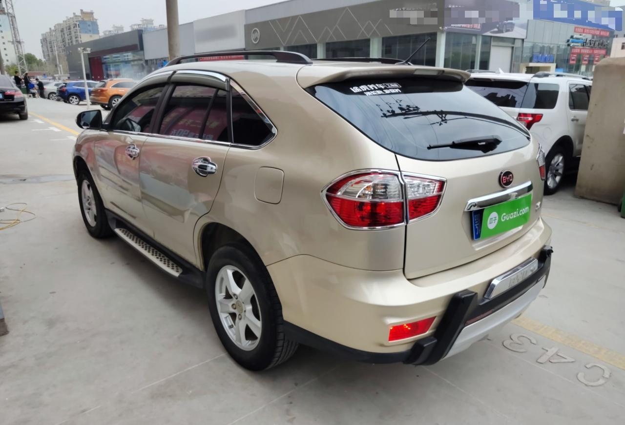 比亚迪S6 2014款 2.0L 手动豪华型 5座