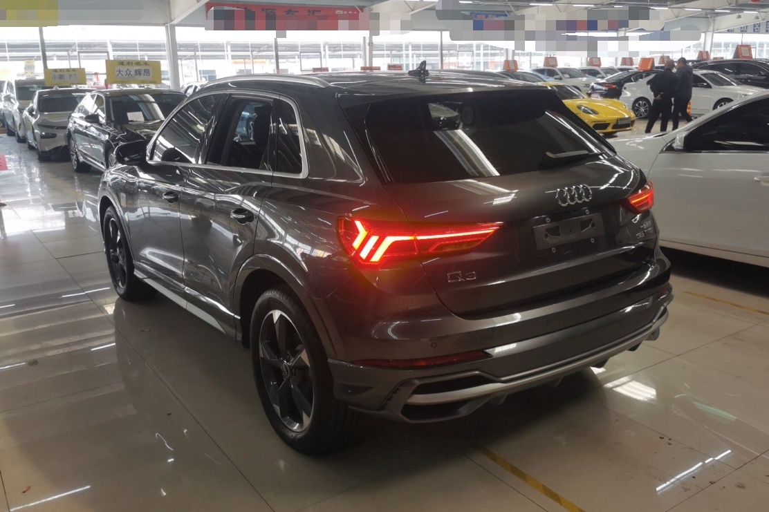 奥迪Q3 2022款 35 TFSI 时尚动感型