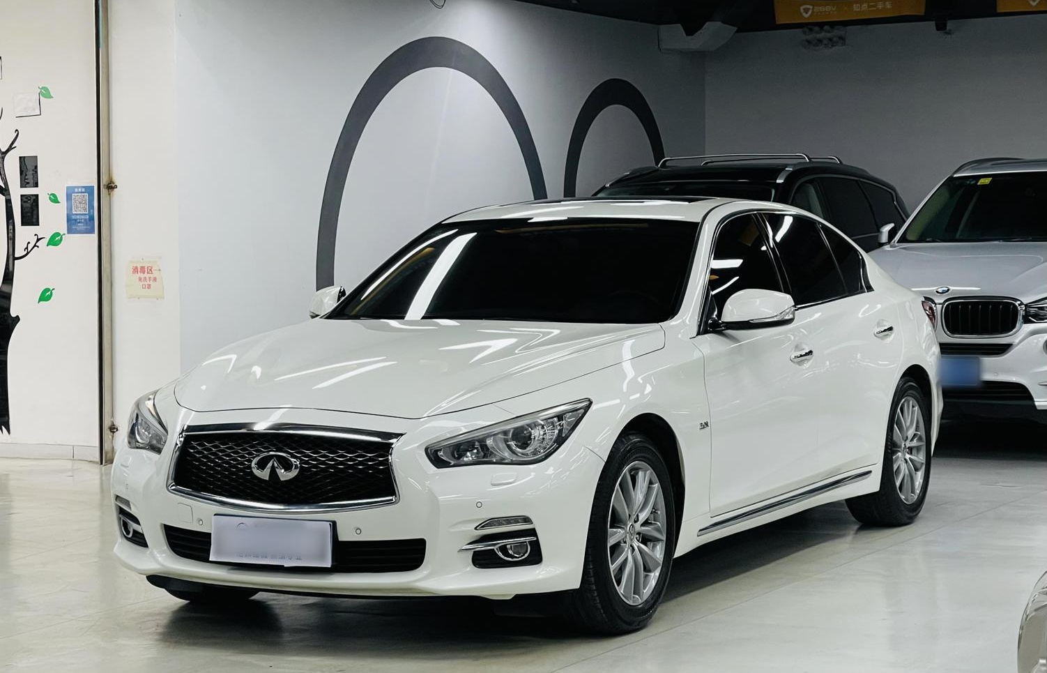 英菲尼迪Q50L 2015款 2.0T 悦享版