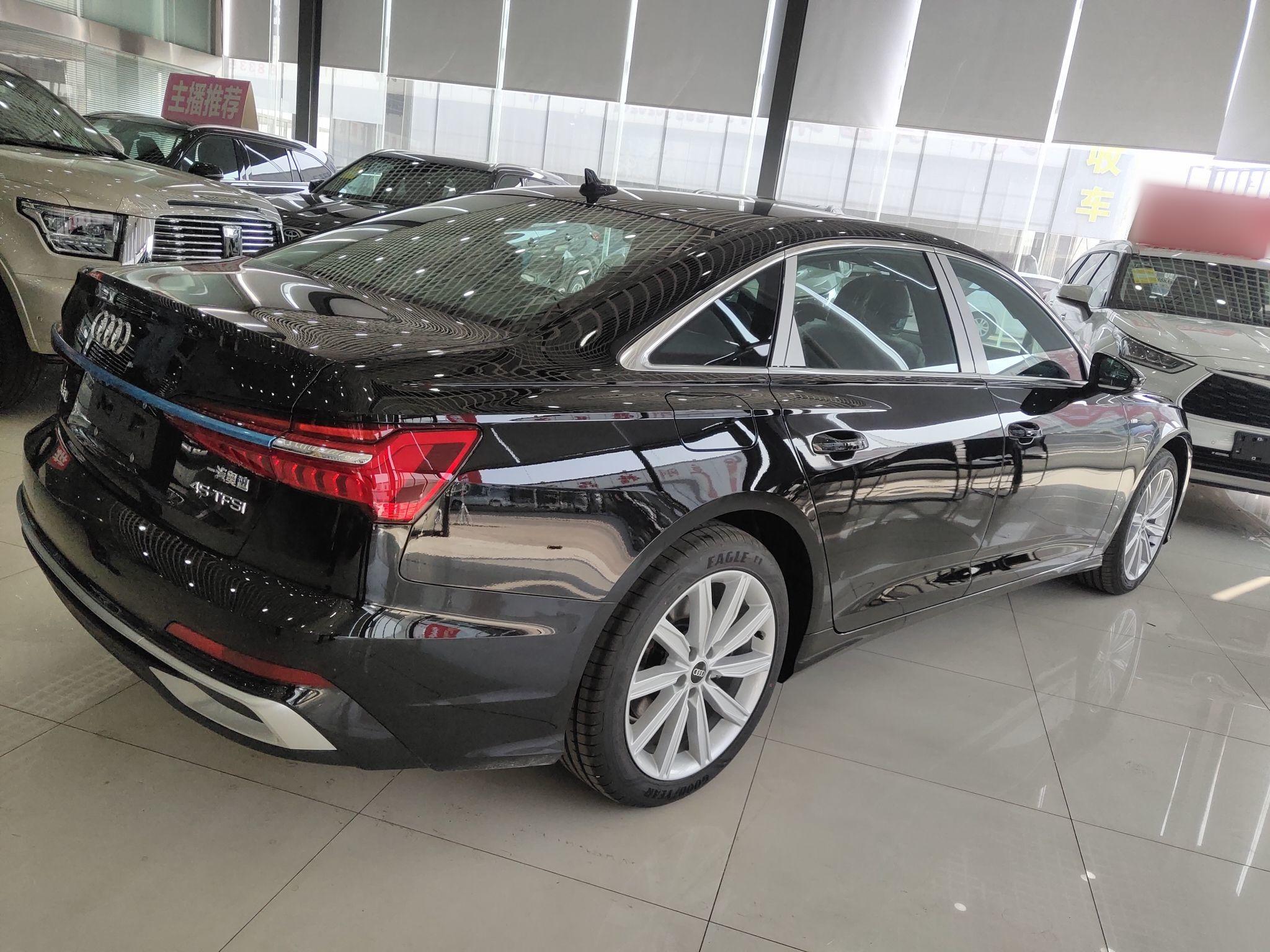 奥迪A6L 2023款 45 TFSI 臻选动感型