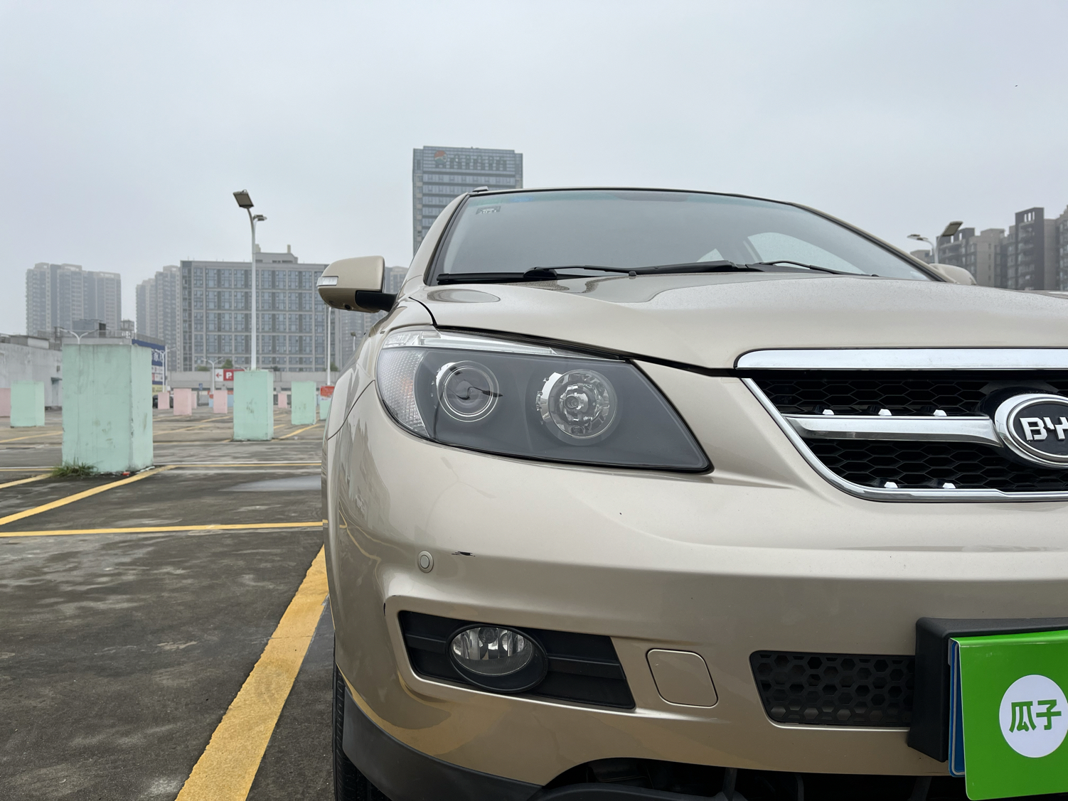 比亚迪S6 2014款 2.4L 自动尊贵型 5座