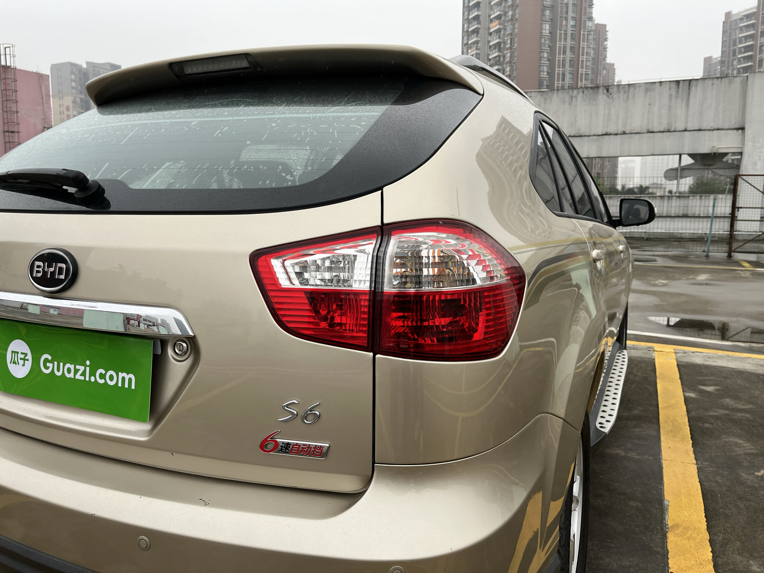 比亚迪S6 2014款 2.4L 自动尊贵型 5座