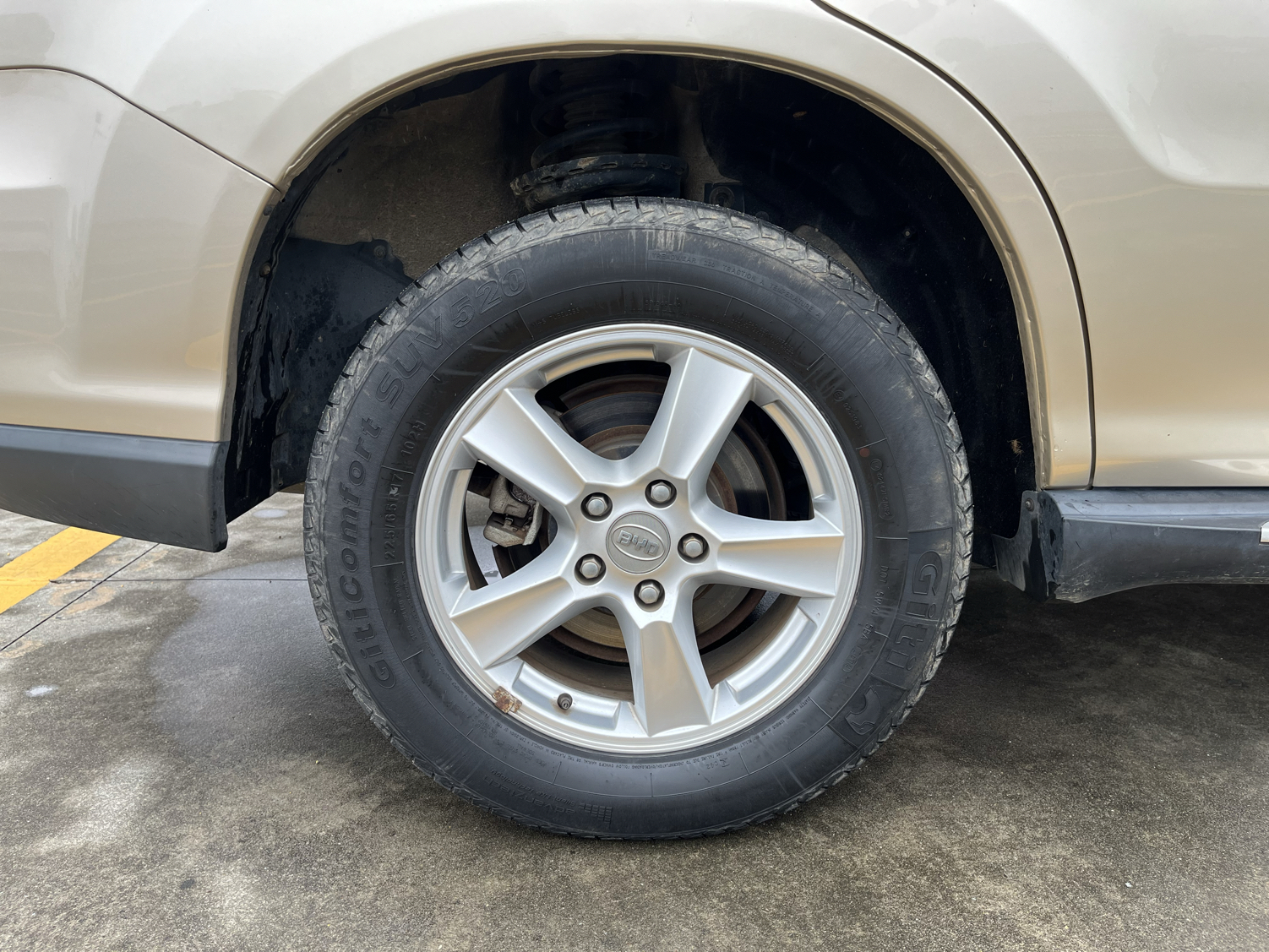 比亚迪S6 2014款 2.4L 自动尊贵型 5座