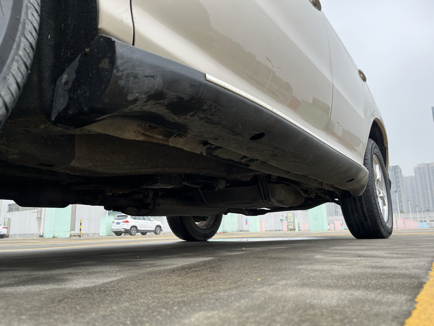 比亚迪S6 2014款 2.4L 自动尊贵型 5座