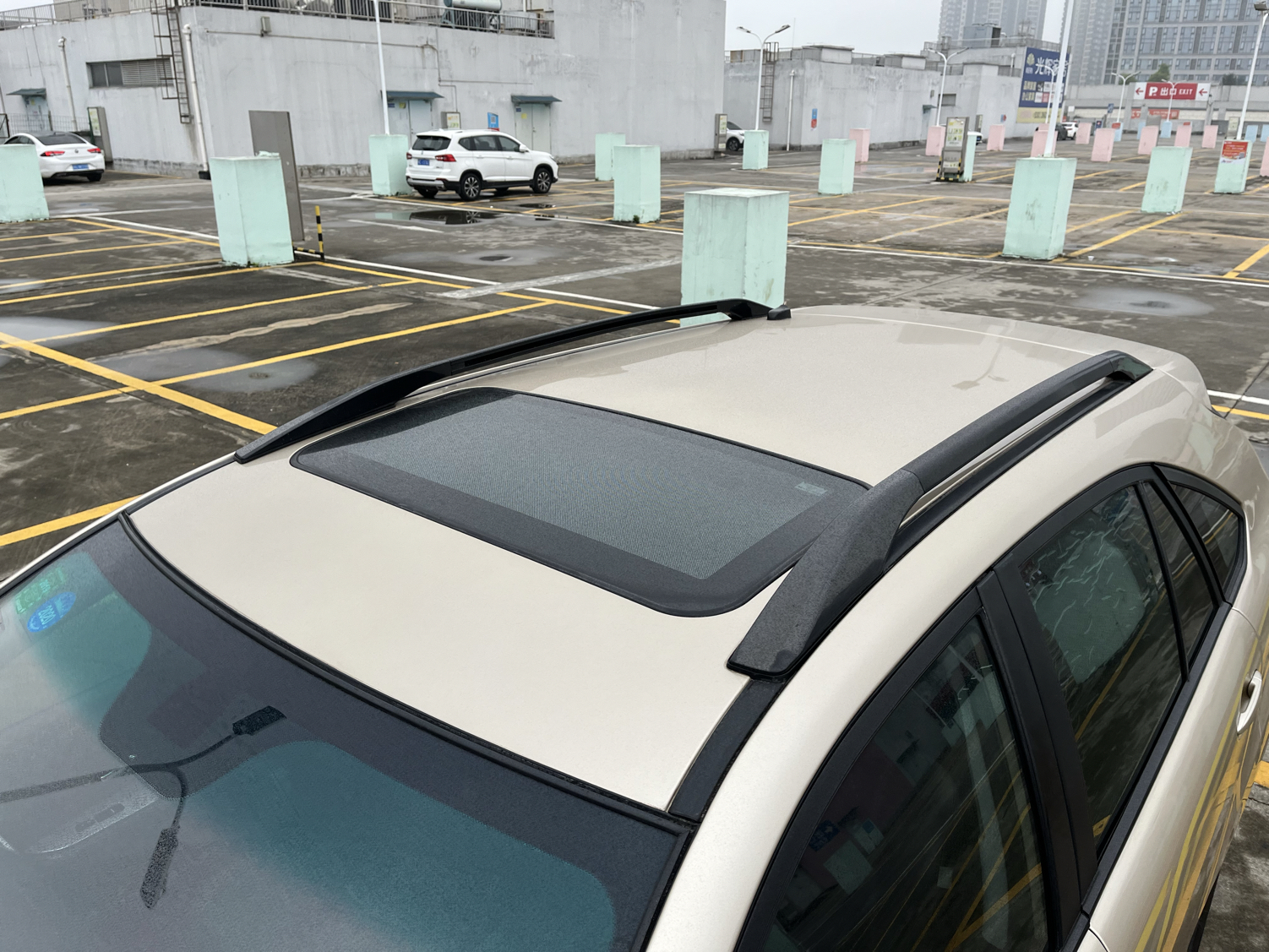 比亚迪S6 2014款 2.4L 自动尊贵型 5座