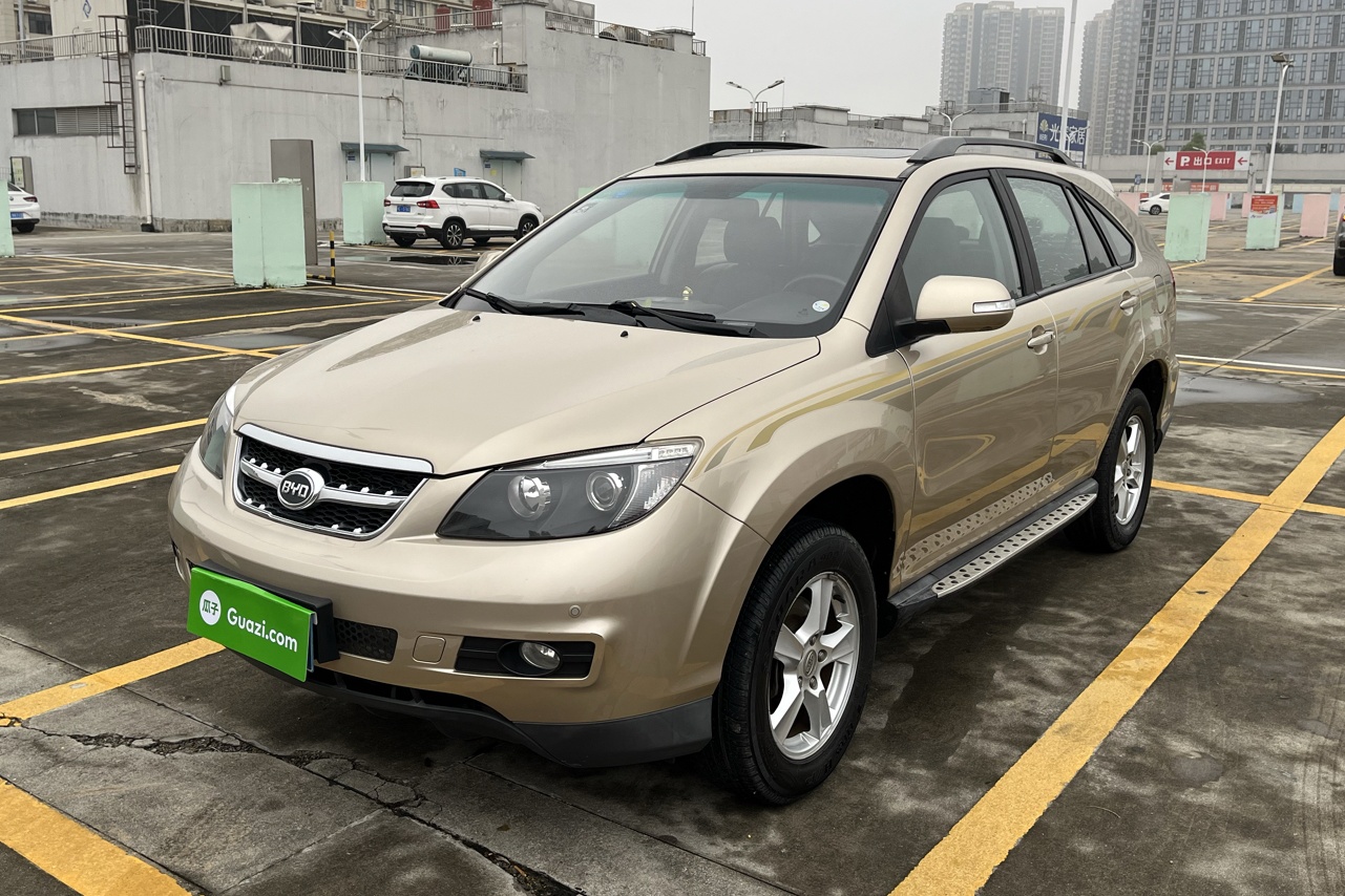 比亚迪S6 2014款 2.4L 自动尊贵型 5座