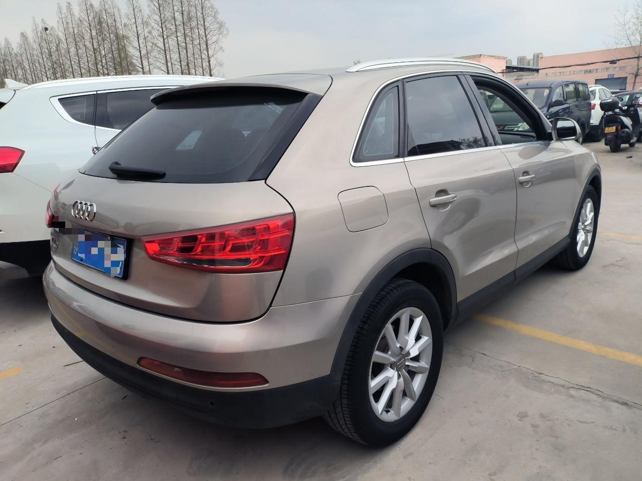 奥迪Q3 2015款 35 TFSI 进取型