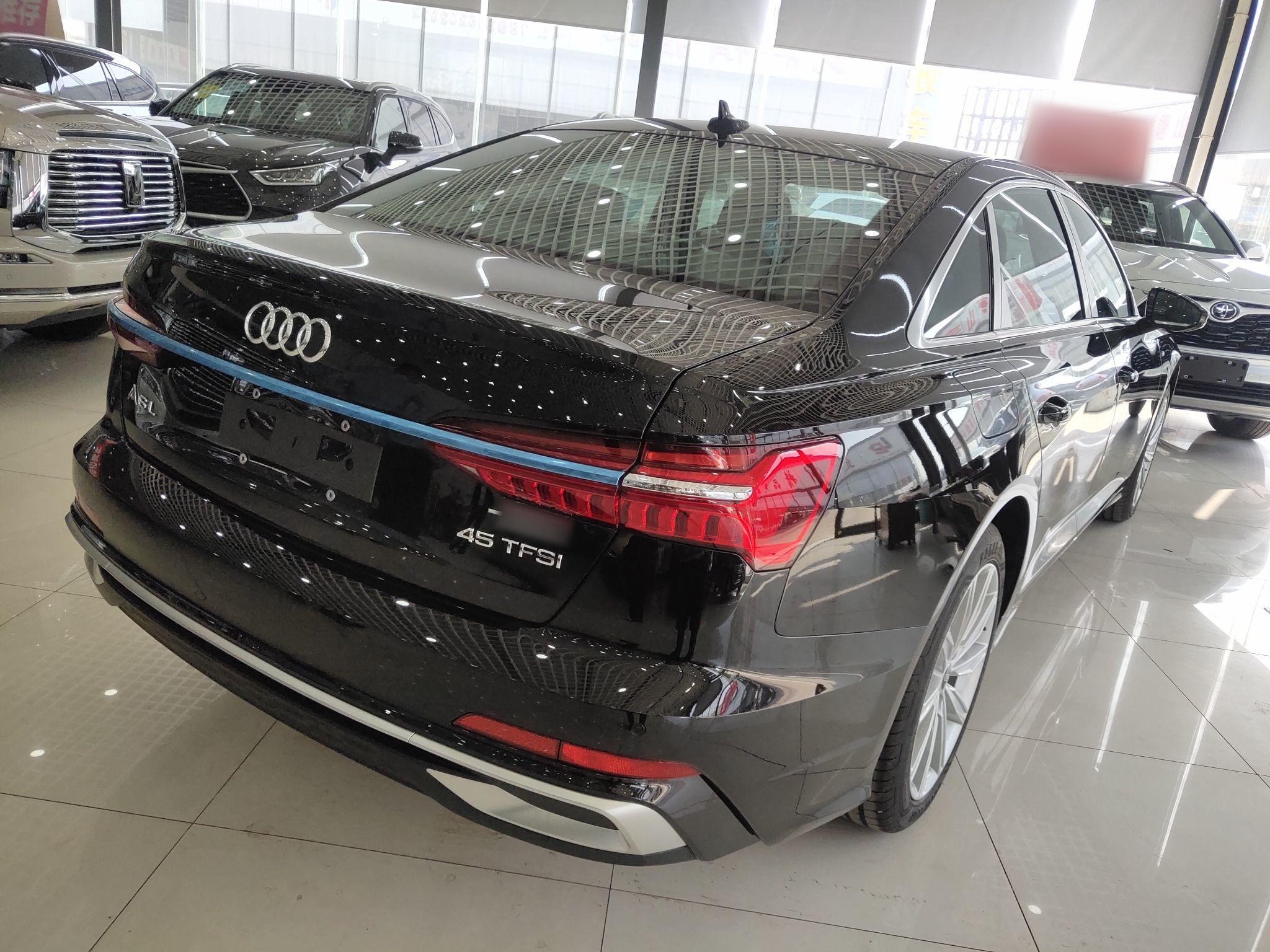 奥迪A6L 2023款 45 TFSI 臻选动感型