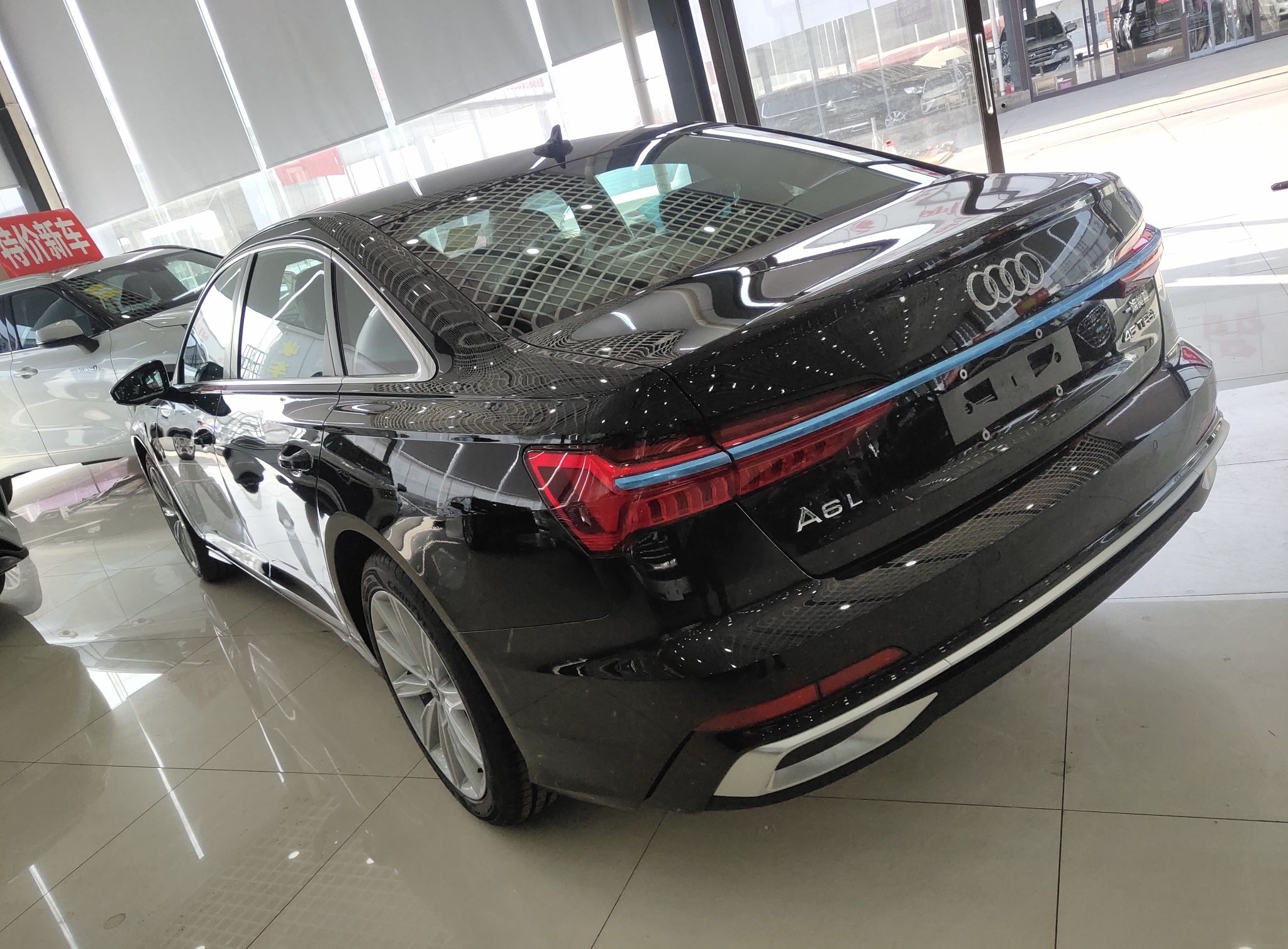 奥迪A6L 2023款 45 TFSI 臻选动感型