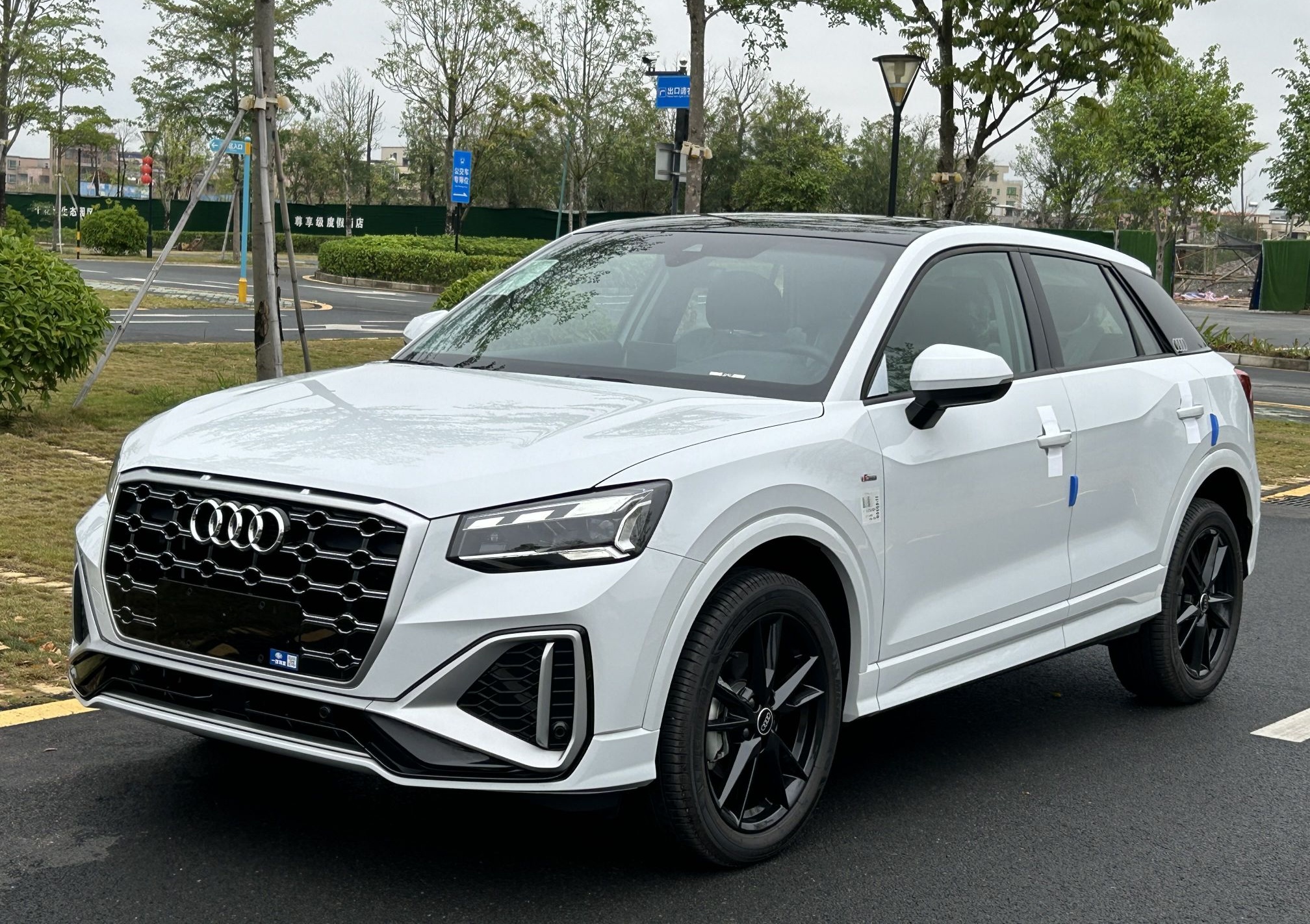 奥迪Q2L 2022款 35 TFSI 进取动感型