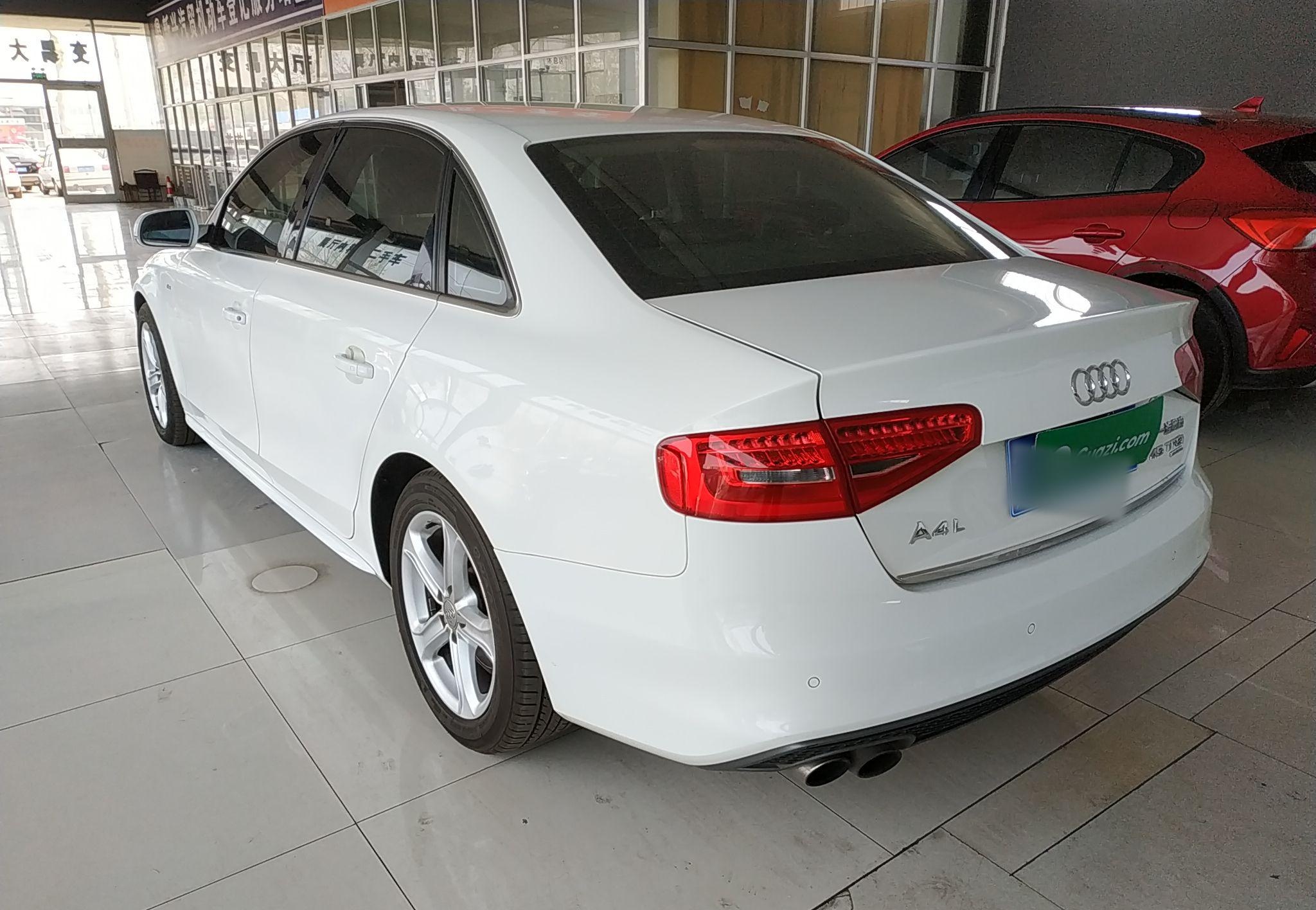 奥迪A4L 2015款 45 TFSI quattro个性运动型