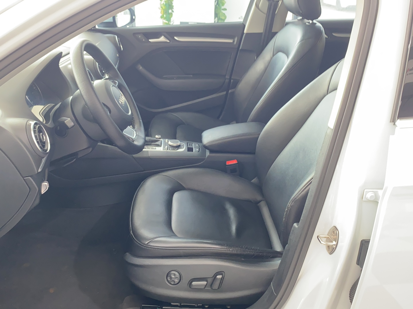 奥迪A3 2015款 Limousine 35 TFSI 百万纪念智领型