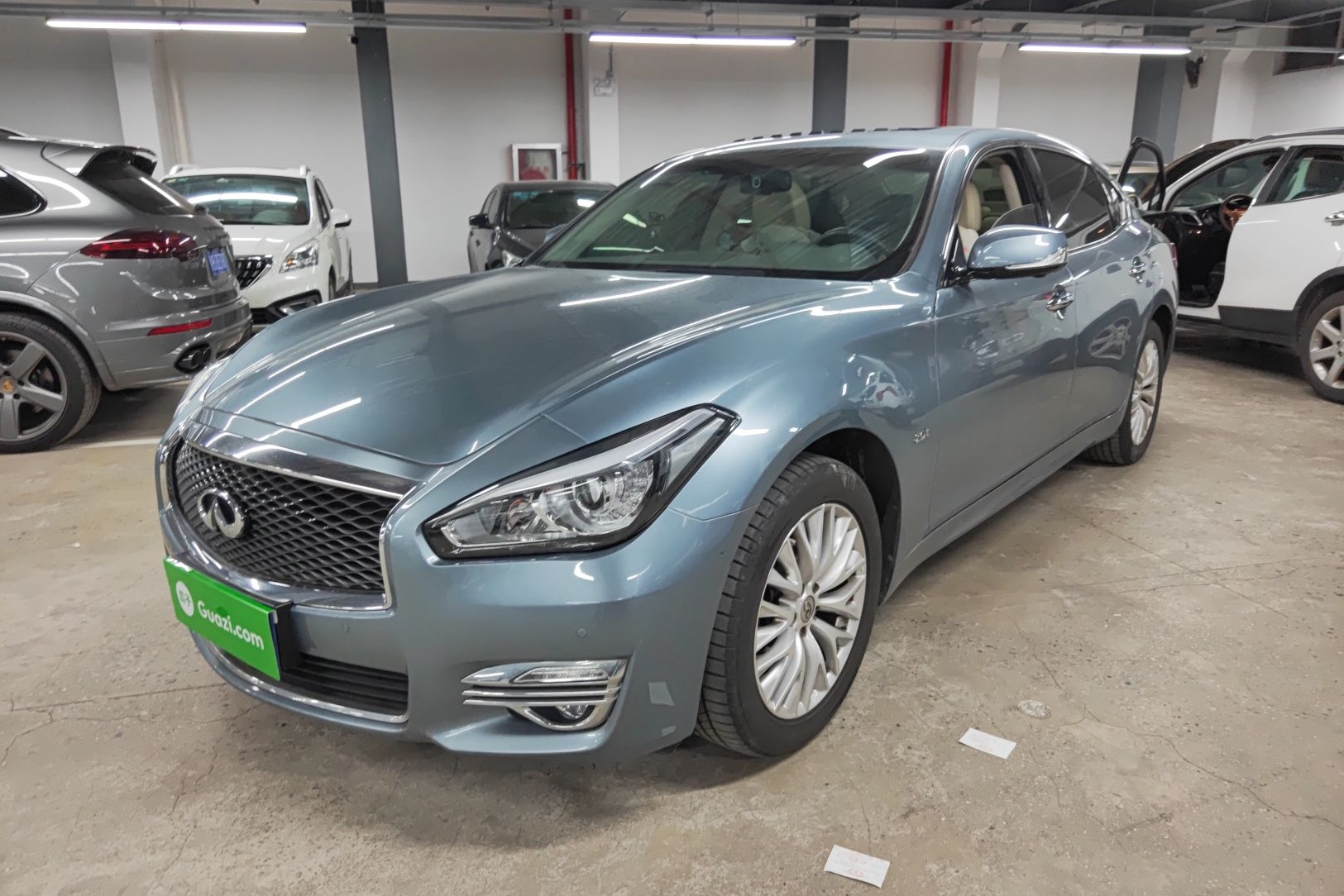 英菲尼迪Q70L 2019款 Q70L 2.0T 精英版 PLUS(进口)