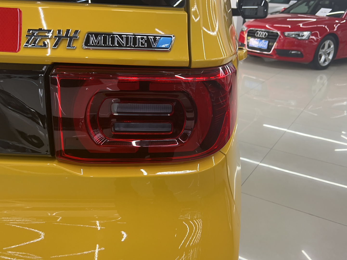 五菱汽车 宏光MINI EV 2022款 马卡龙臻享款 磷酸铁锂