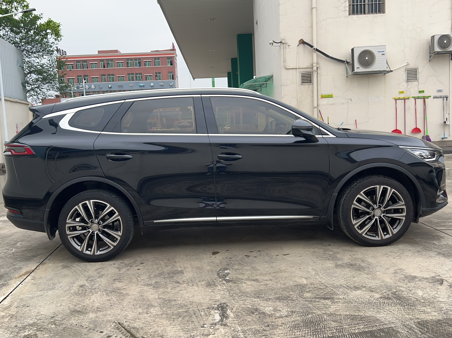 比亚迪 唐 2018款 2.0T 自动智联尊荣型 7座 国V