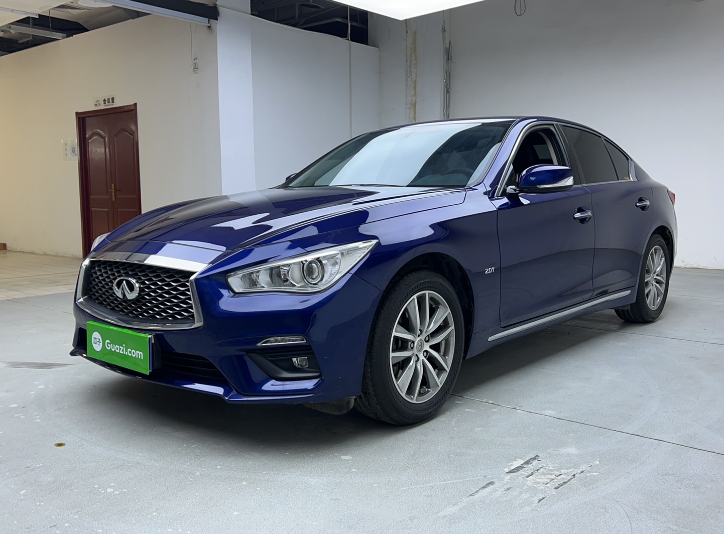 英菲尼迪Q50L 2018款 2.0T 舒适版 国VI