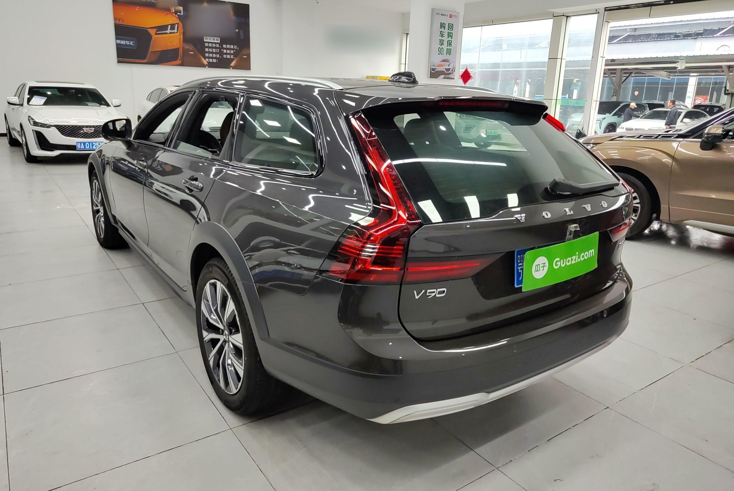 沃尔沃V90 2022款 Cross Country B5 AWD 智远版(进口)