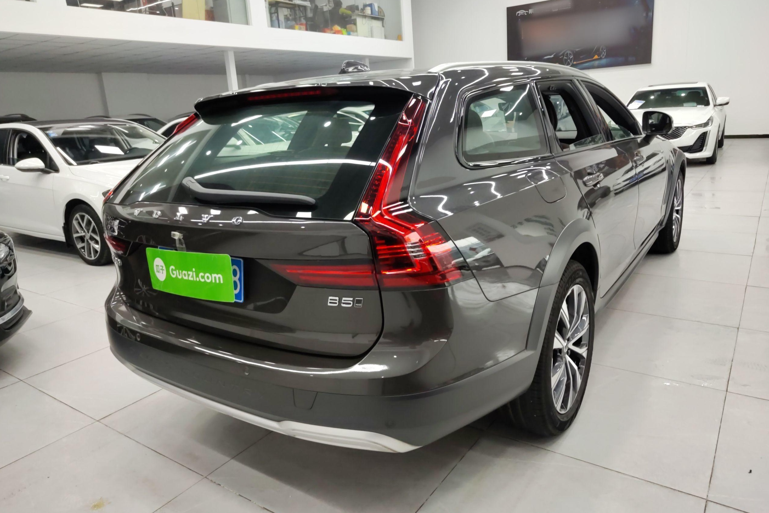 沃尔沃V90 2022款 Cross Country B5 AWD 智远版(进口)