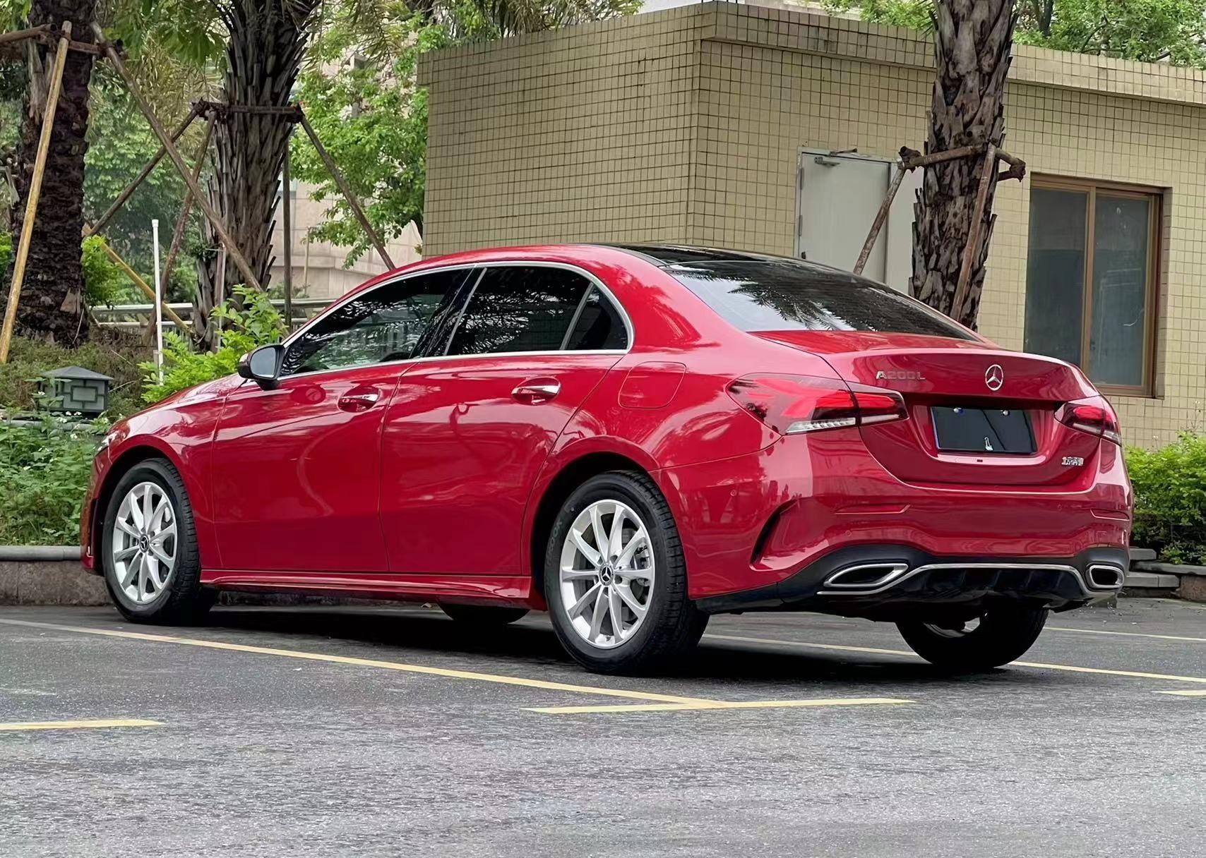 奔驰A级 2022款 改款 A 200 L 运动轿车时尚型