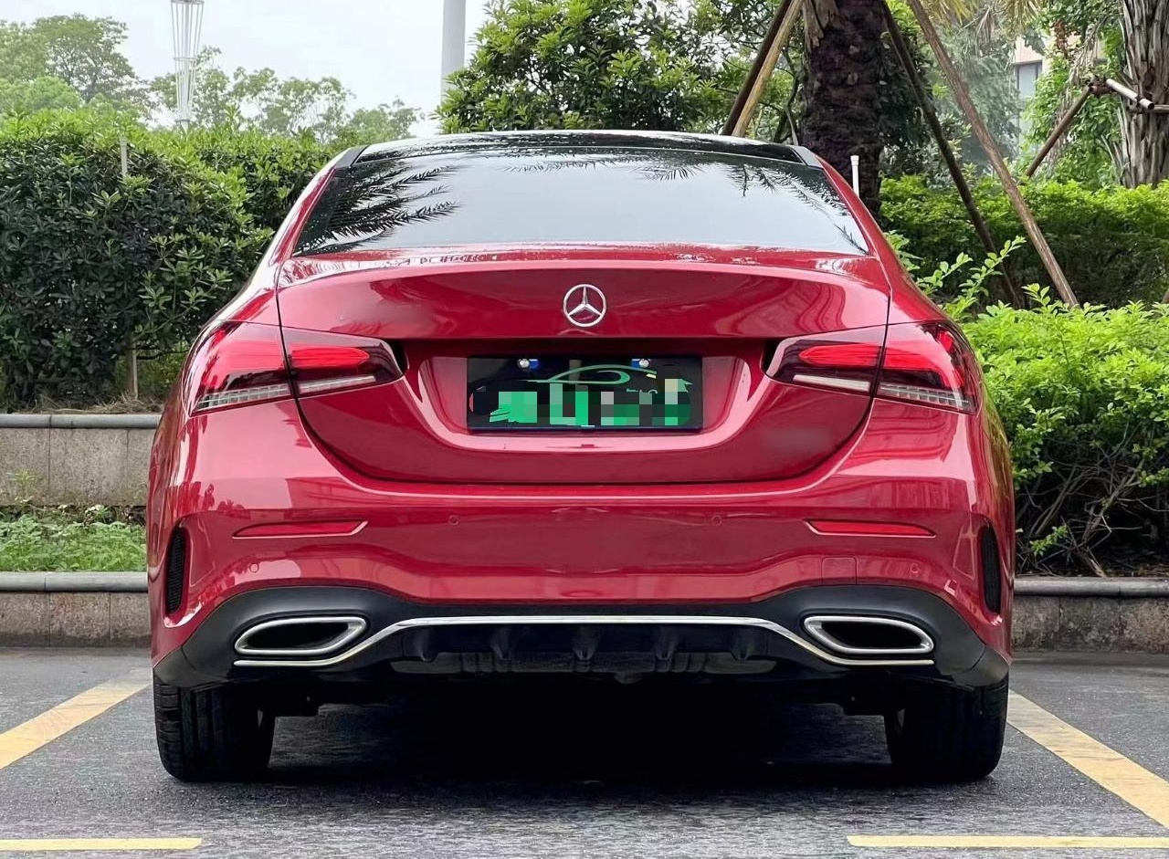 奔驰A级 2022款 改款 A 200 L 运动轿车时尚型