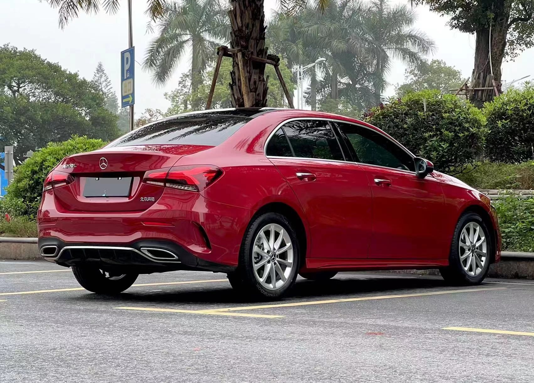 奔驰A级 2022款 改款 A 200 L 运动轿车时尚型