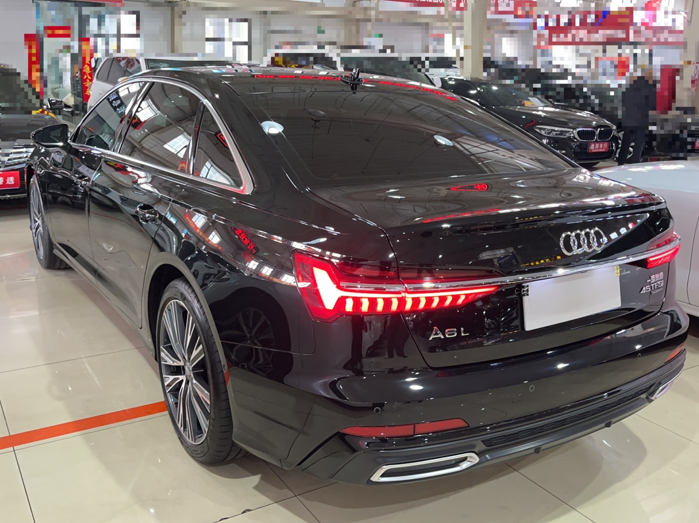 奥迪A6L 2021款 45 TFSI quattro 尊享动感型