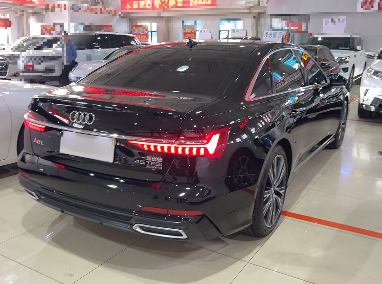 奥迪A6L 2021款 45 TFSI quattro 尊享动感型