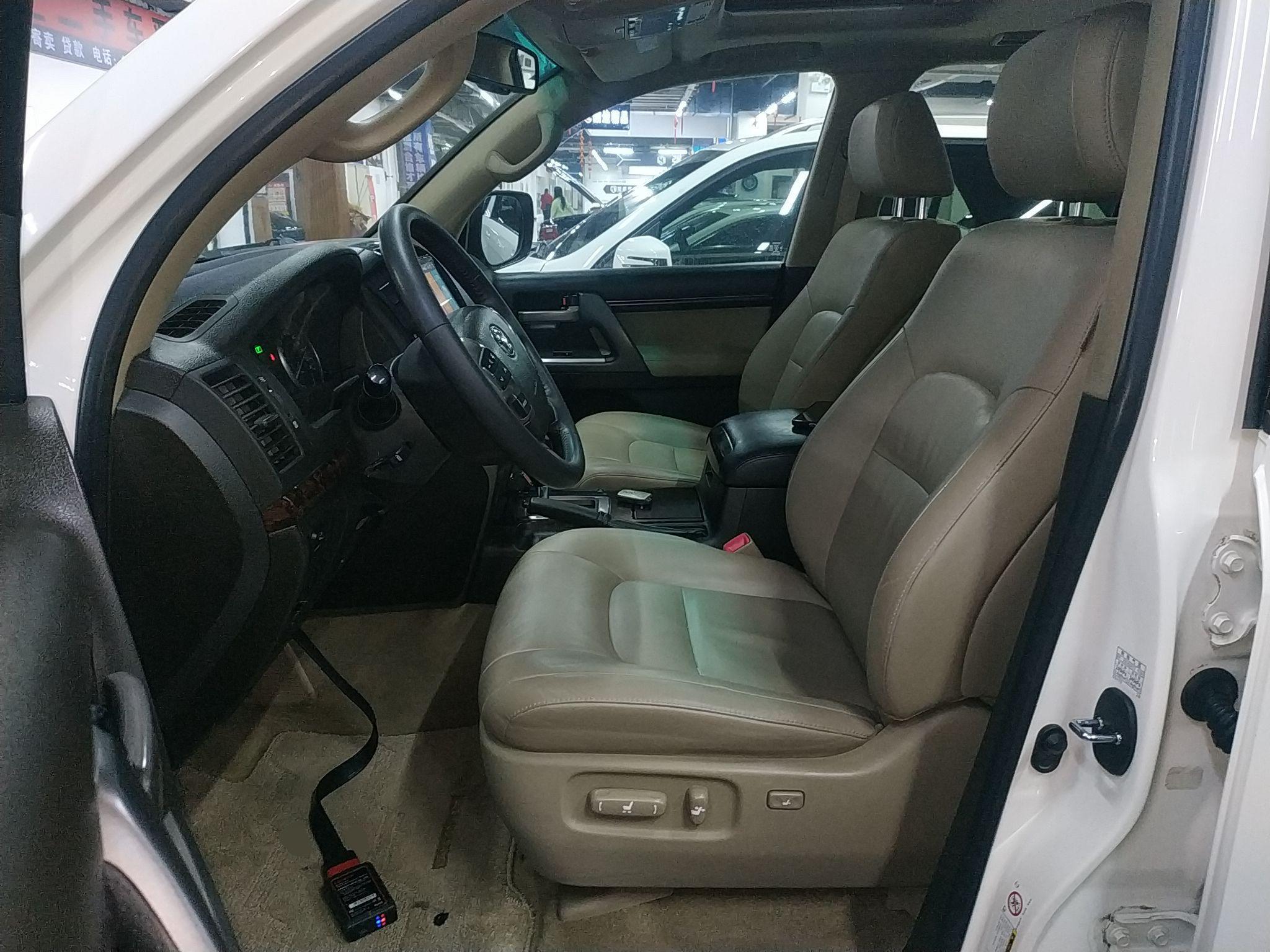 丰田 兰德酷路泽 2010款 4.0L 自动VX