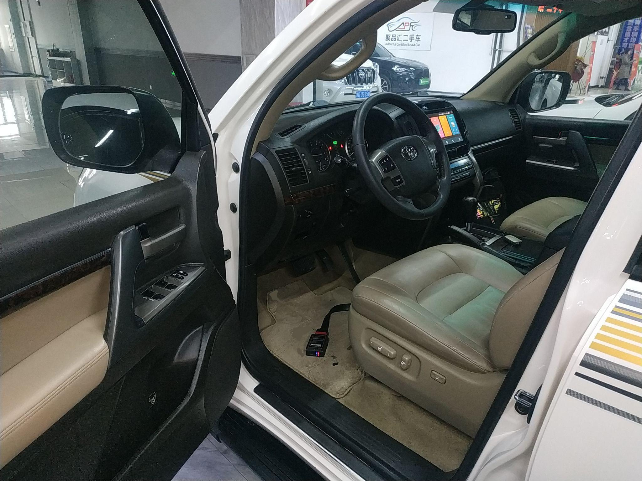 丰田 兰德酷路泽 2010款 4.0L 自动VX