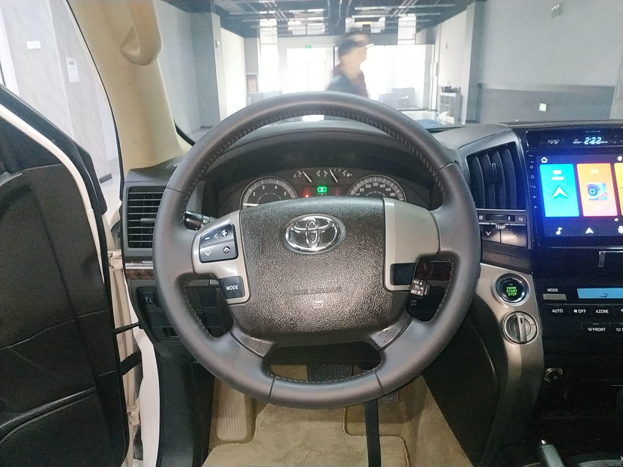 丰田 兰德酷路泽 2010款 4.0L 自动VX