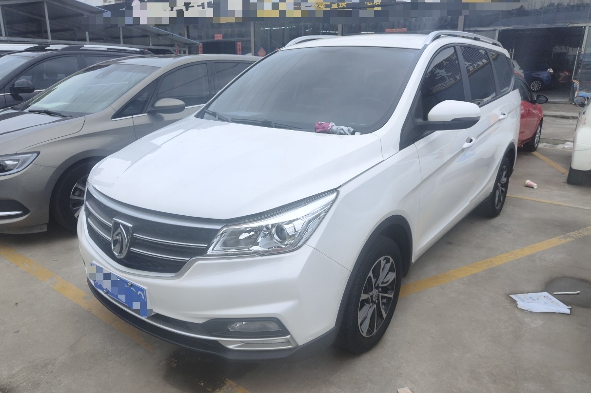 宝骏730 2021款 1.5L 手动时尚型 7座