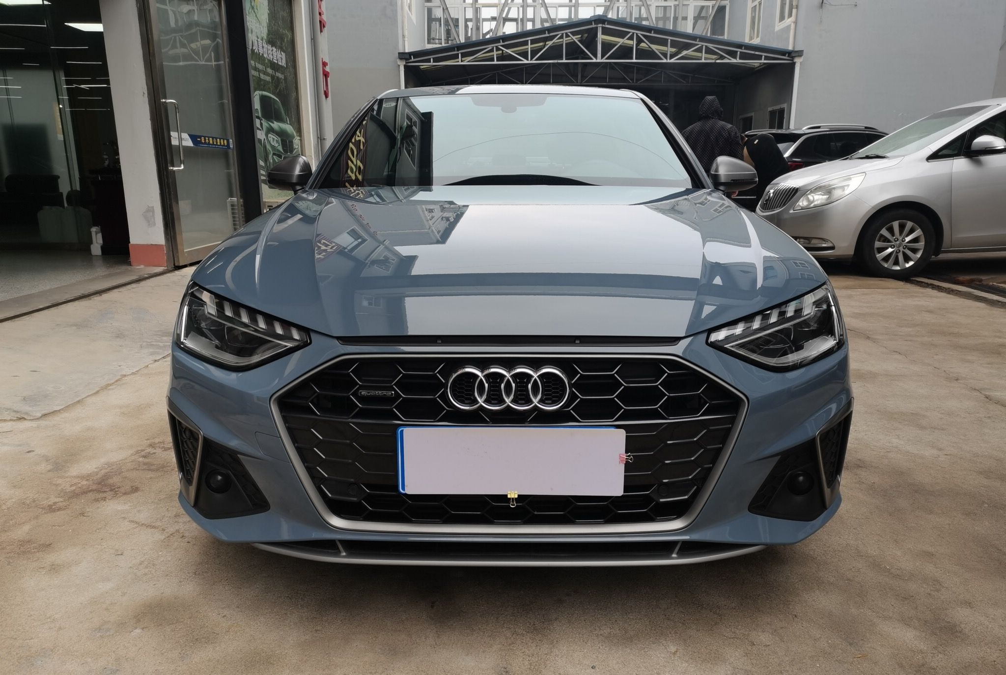 奥迪A4L 2022款 40 TFSI quattro RS套件燃速型