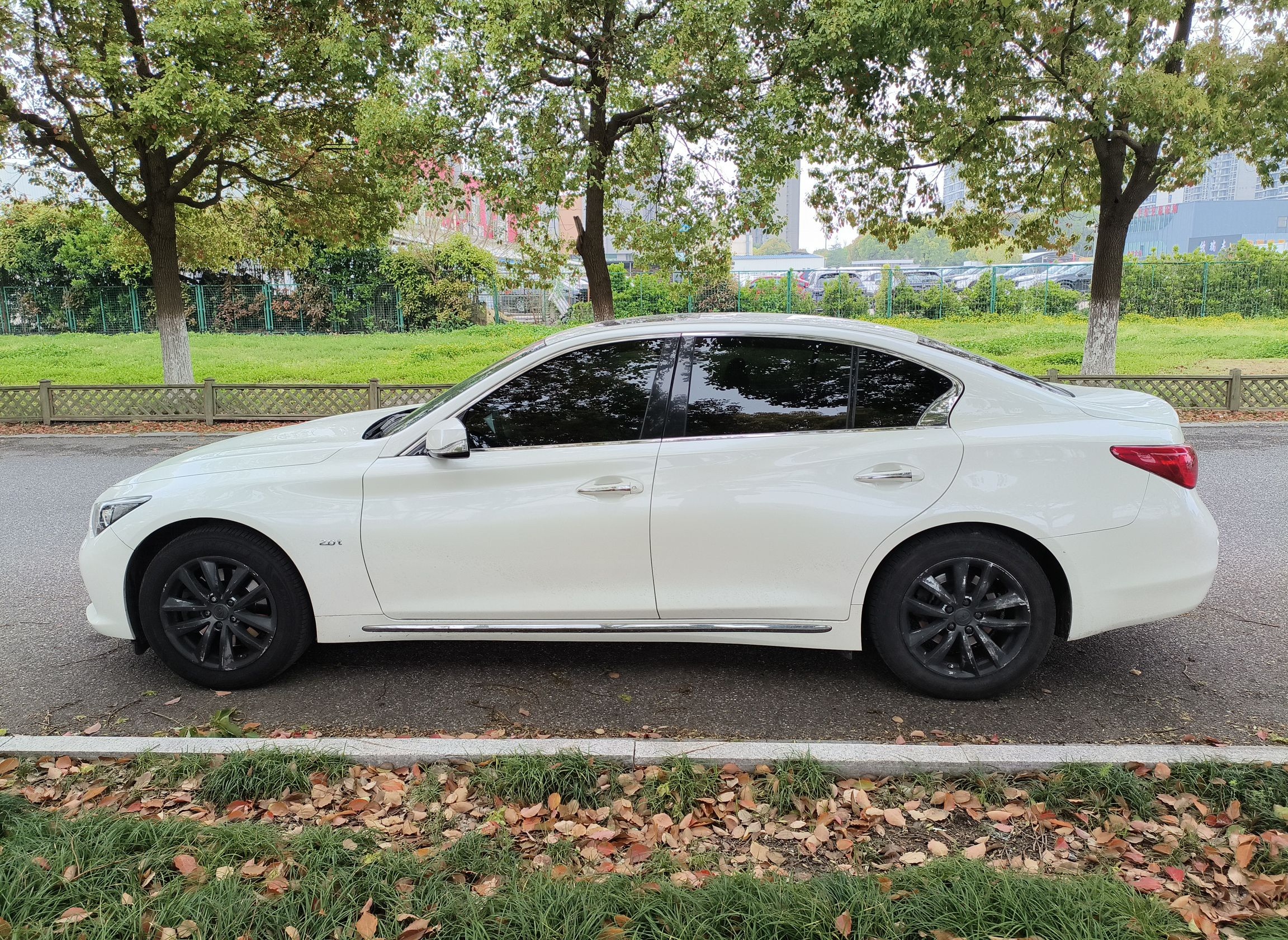 英菲尼迪Q50L 2015款 2.0T 悦享版