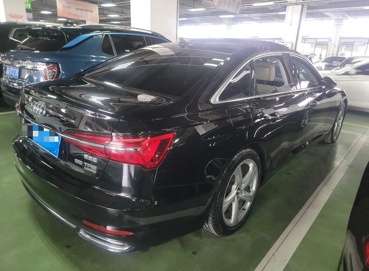 奥迪A6L 2019款 55 TFSI quattro 尊享致雅型