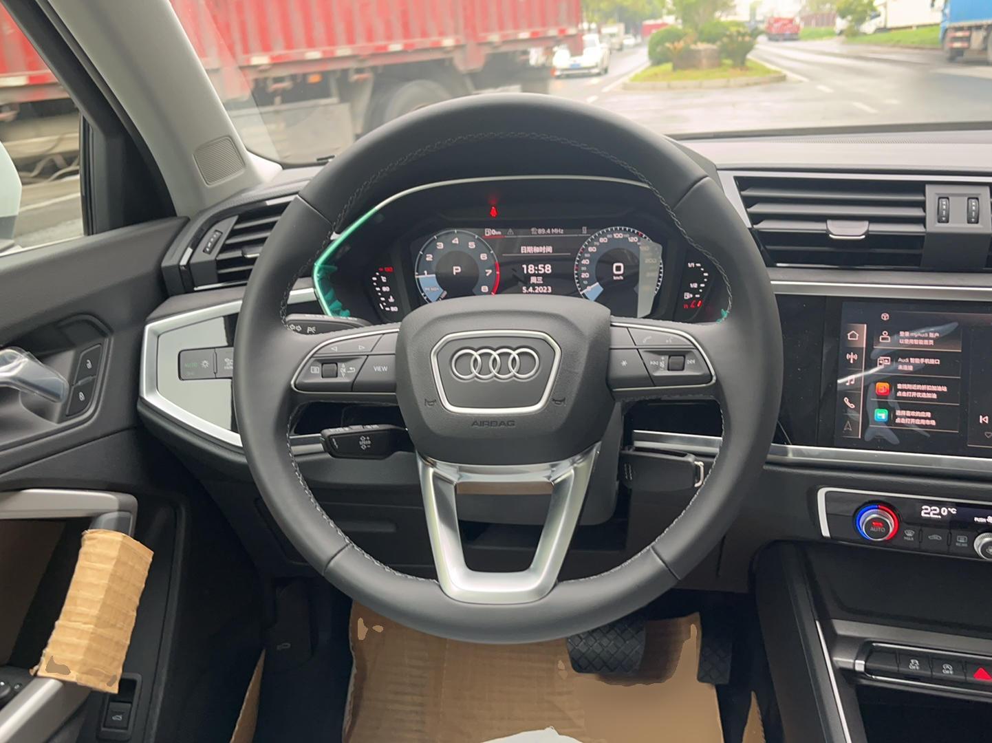 奥迪Q3 2022款 35 TFSI 进取动感型