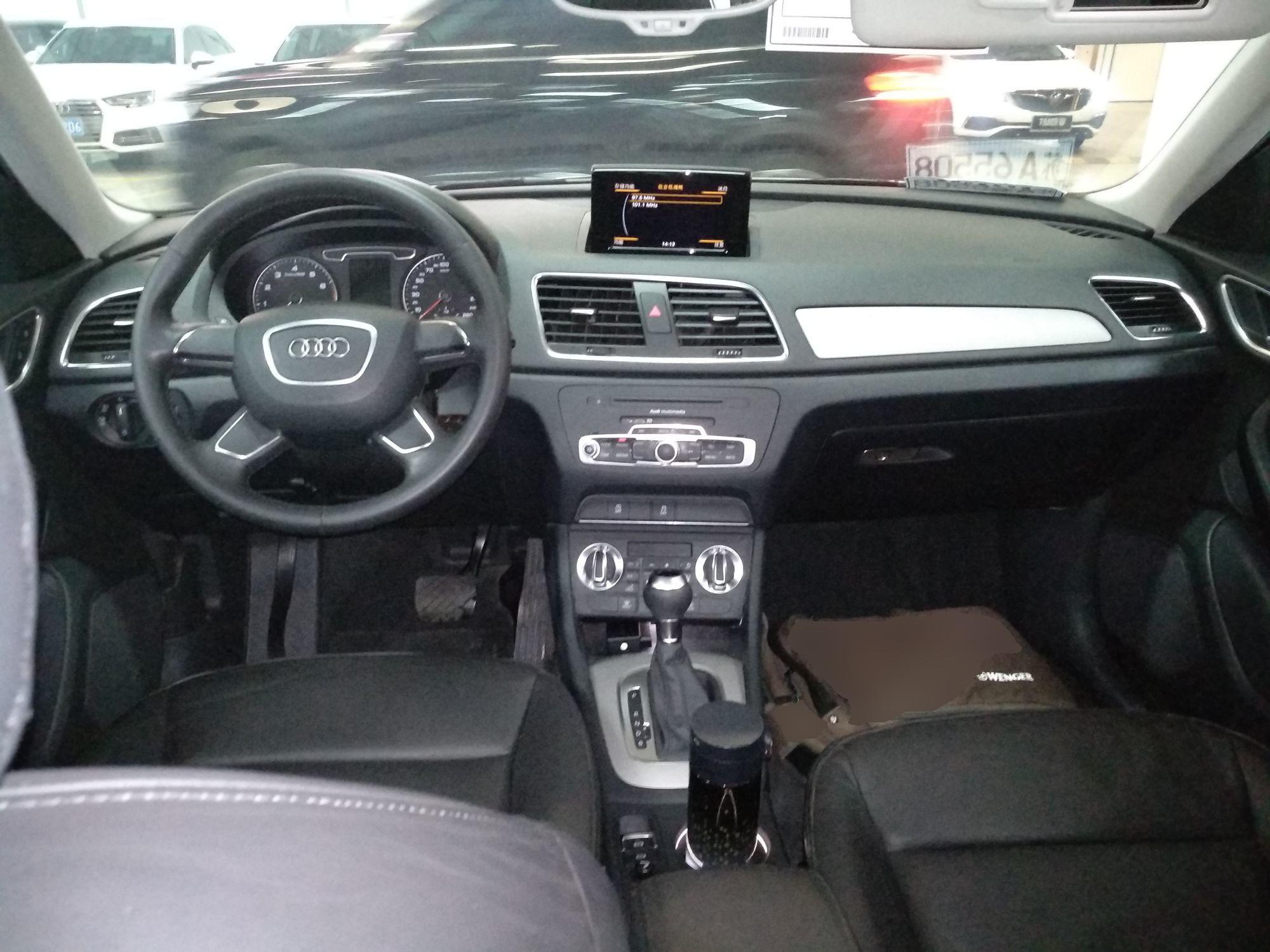 奥迪Q3 2013款 35 TFSI 进取型