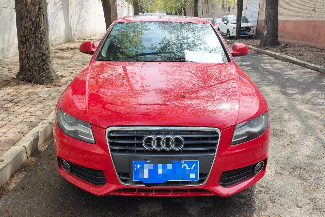 奥迪A4L 2012款 2.0 TFSI 自动标准型