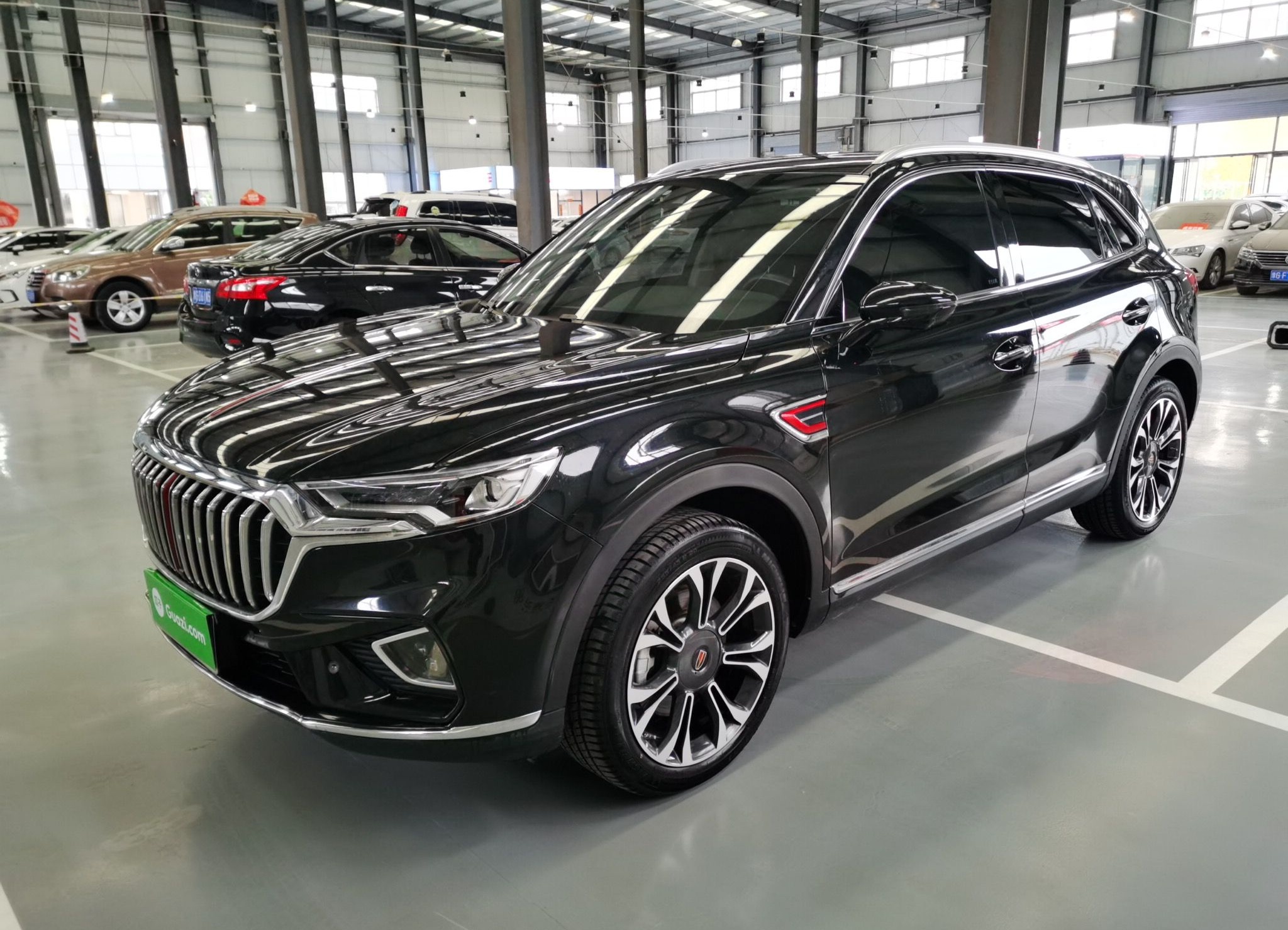 红旗HS5 2019款 2.0T 智联旗享四驱版