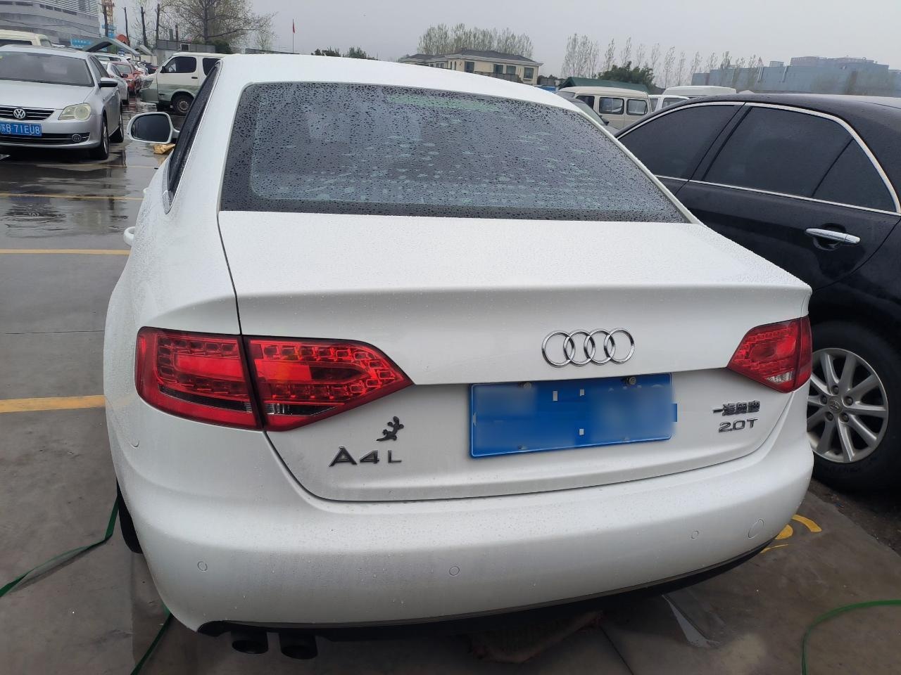 奥迪A4L 2012款 2.0 TFSI 自动标准型