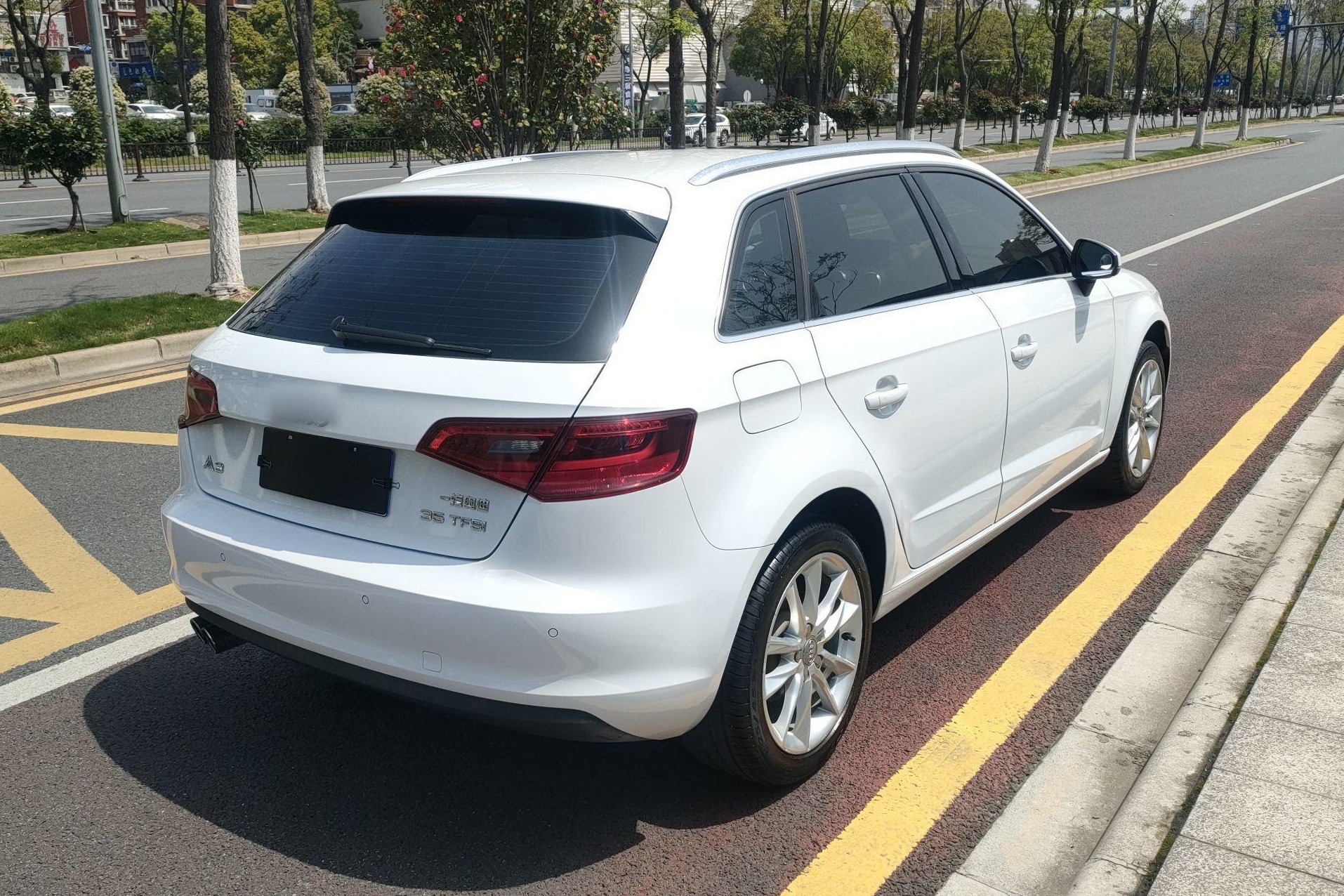 奥迪A3 2015款 Sportback 35 TFSI 百万纪念舒享型