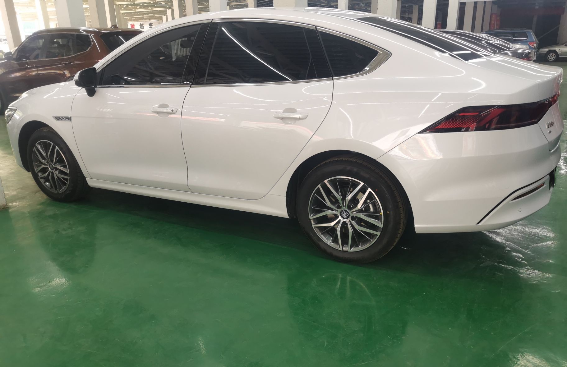 比亚迪 秦PLUS 2021款 EV 500KM 豪华型