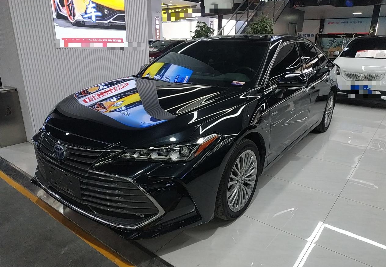 丰田 亚洲龙 2019款 双擎 2.5L XLE尊贵版 国VI