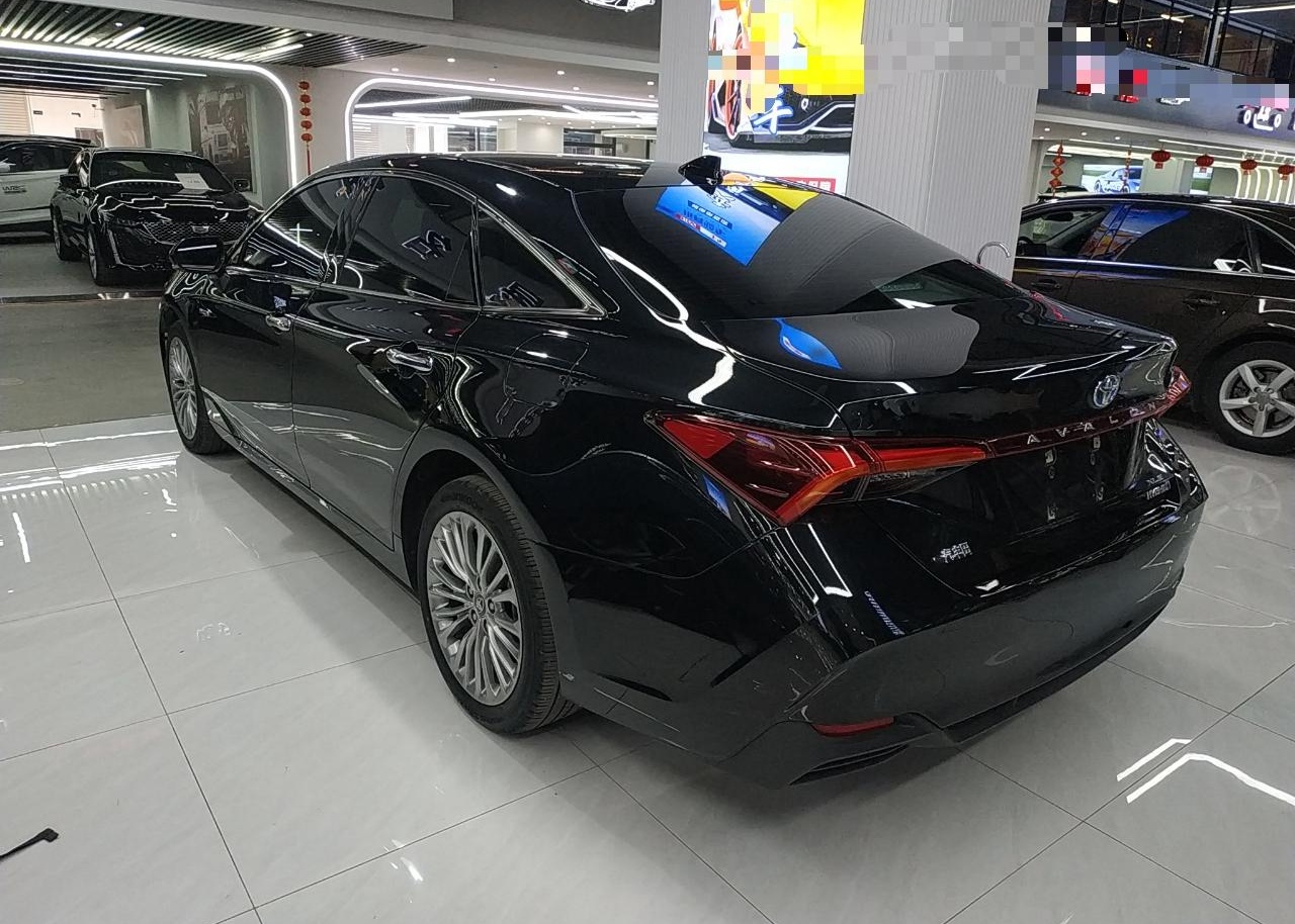 丰田 亚洲龙 2019款 双擎 2.5L XLE尊贵版 国VI