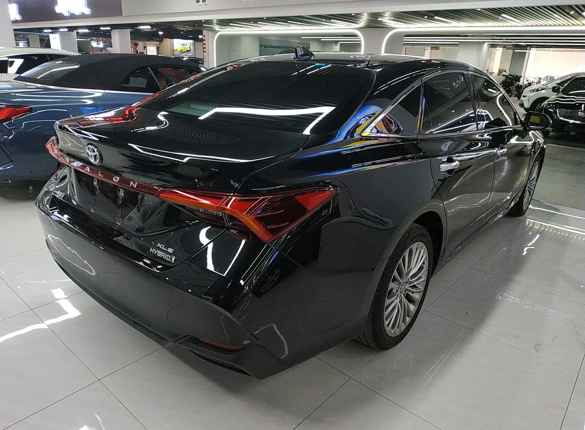 丰田 亚洲龙 2019款 双擎 2.5L XLE尊贵版 国VI