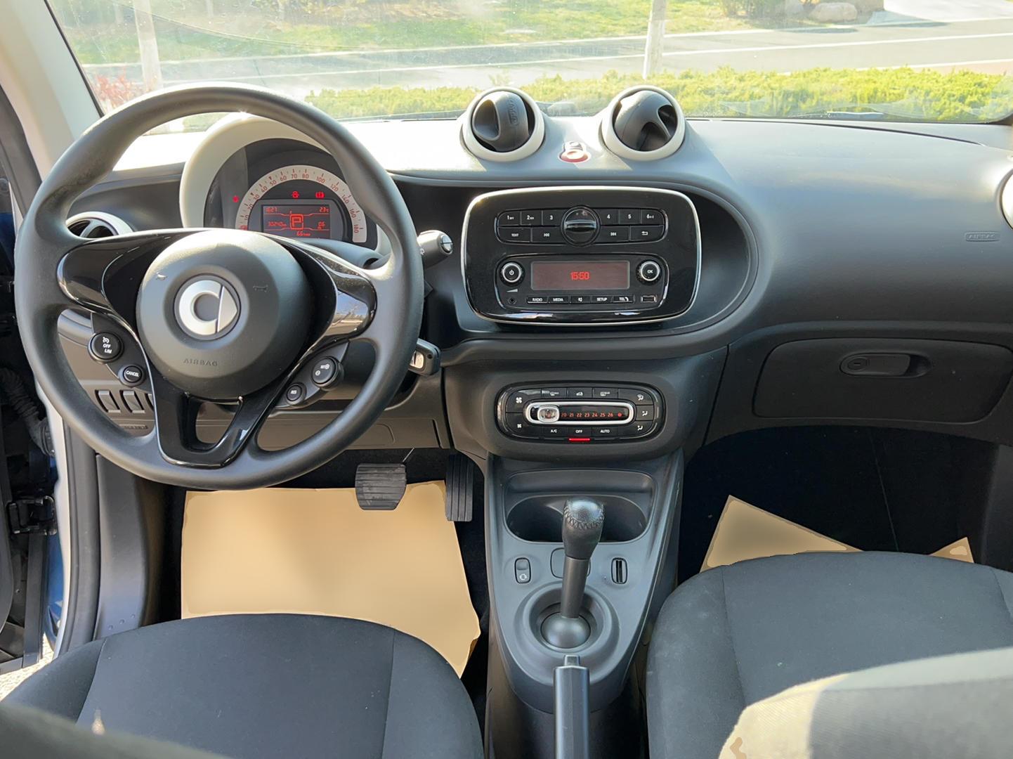 smart fortwo 2015款 1.0L 52千瓦硬顶灵动版