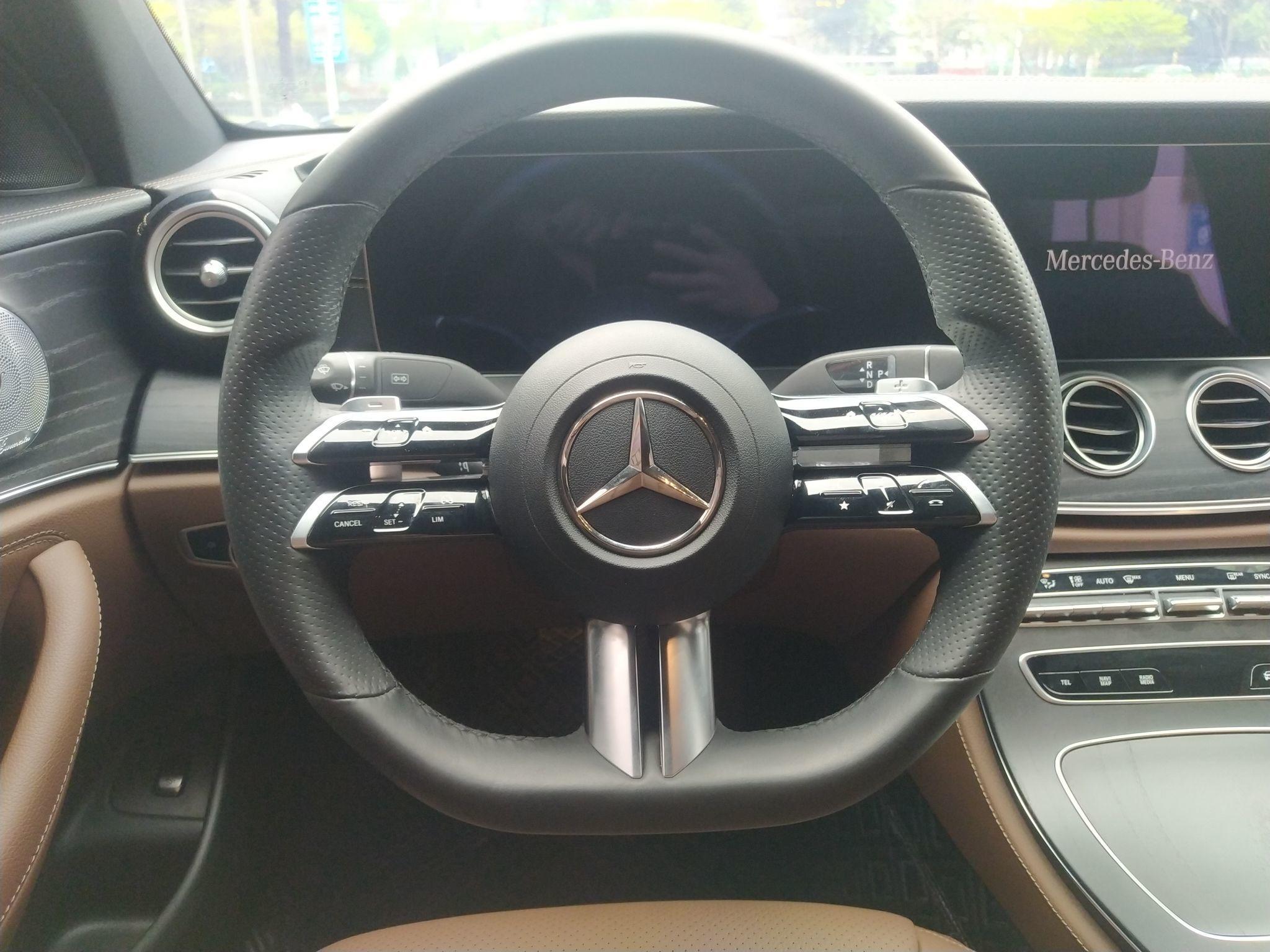 奔驰E级 2021款 E 300 L 运动豪华型