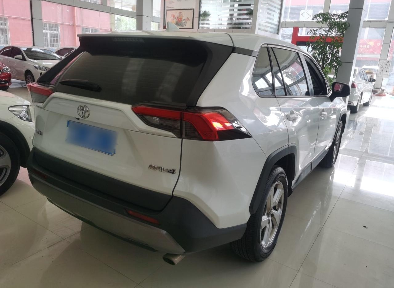 丰田 RAV4 2021款 2.0L CVT两驱风尚版