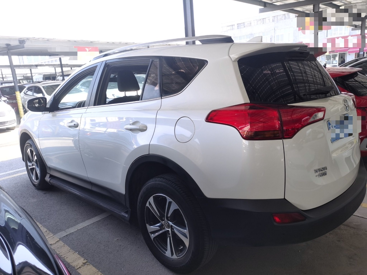 丰田 RAV4 2015款 2.0L CVT两驱风尚版